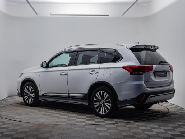 Mitsubishi Outlander III Рестайлинг 3 с пробегом 2020 года, цена 2 995 000 рублей, 65999 км, внедорожник, Автокод Объявления