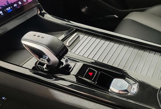 Geely Cityray с пробегом 2024 года, цена 2 400 000 рублей, 25409 км, внедорожник, Автокод Объявления