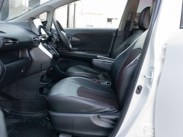 Toyota Wish II Рестайлинг с пробегом 2012 года, цена 1 410 000 рублей, 122435 км, минивэн, Автокод Объявления