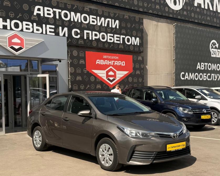 Toyota Corolla XI (E160 E170 E180) Рестайлинг 1 Альметьевск  - изображение 1