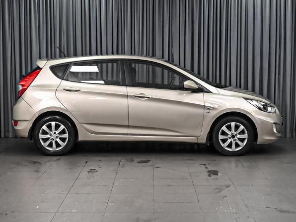 Hyundai Solaris I с пробегом 2012 года, цена 784 000 рублей, 239033 км, хэтчбек, Автокод Объявления