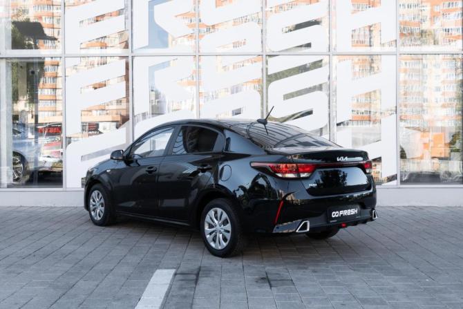 Kia Rio IV Рестайлинг с пробегом 2021 года, цена 1 590 000 рублей, 68027 км, седан, Автокод Объявления