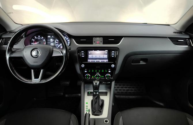 Skoda Octavia III (A7) Рестайлинг с пробегом 2017 года, цена 1 474 000 рублей, 117498 км, лифтбек, Автокод Объявления