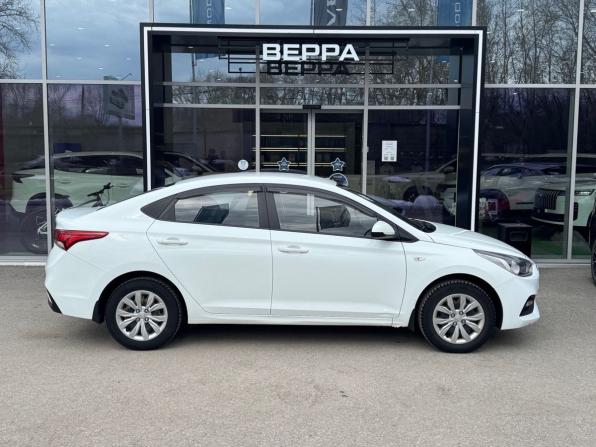 Hyundai Solaris II с пробегом 2018 года, цена 1 190 000 рублей, 129830 км, седан, Автокод Объявления
