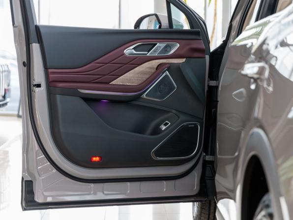 Hongqi HS7 II с пробегом 2025 года, цена 5 590 000 рублей, 4 км, внедорожник, Автокод Объявления