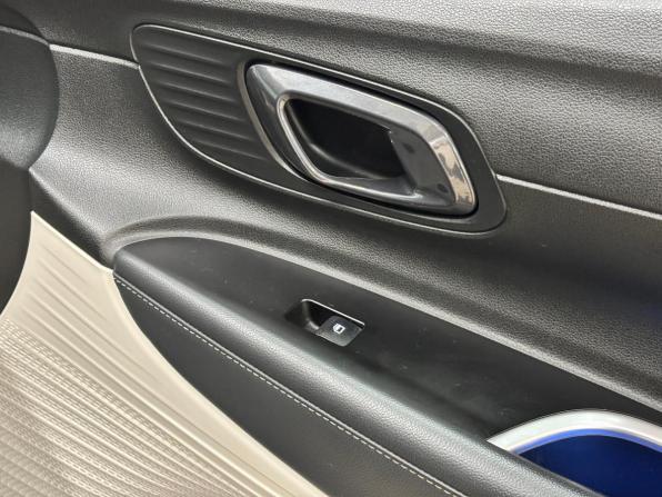 Hyundai Bayon I с пробегом 2023 года, цена 2 149 000 рублей, 13103 км, внедорожник, Автокод Объявления