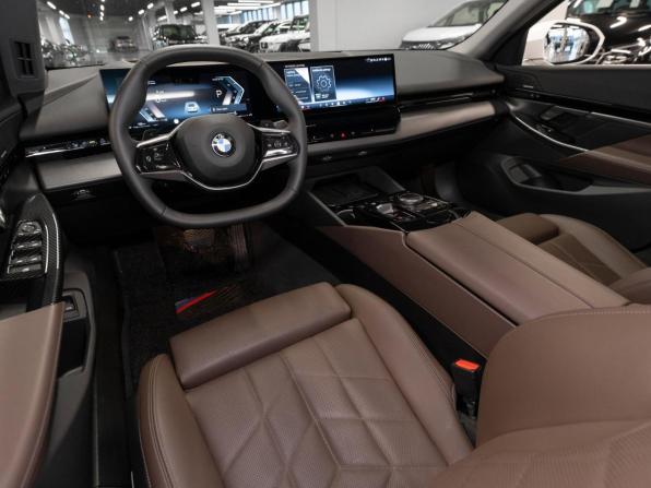 BMW 5 серии VIII (G60/G61/G68) с пробегом 2024 года, цена 7 500 000 рублей, 24000 км, седан, Автокод Объявления