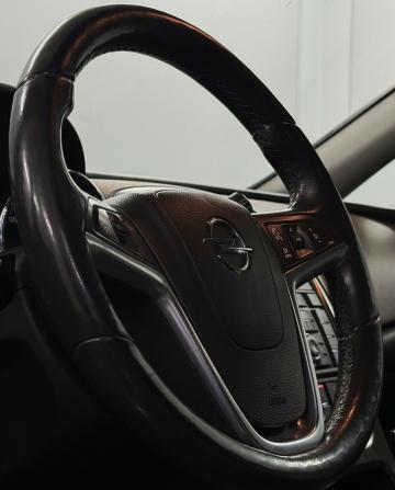 Opel Astra J с пробегом 2011 года, цена 820 000 рублей, 267142 км, универсал, Автокод Объявления