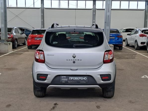 Renault Sandero II с пробегом 2015 года, цена 950 000 рублей, 106724 км, хэтчбек, Автокод Объявления