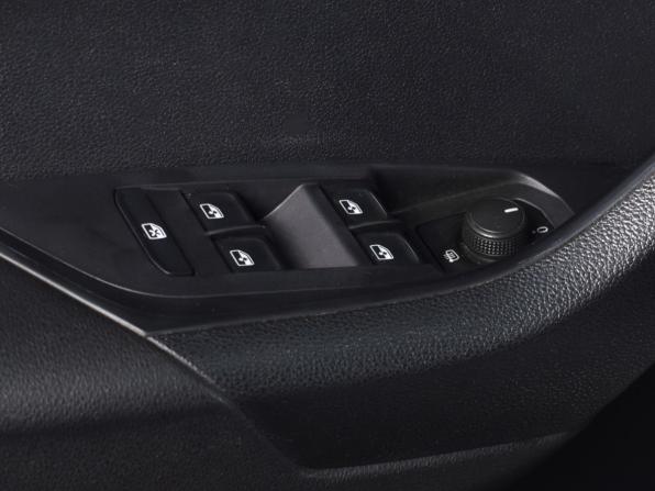Skoda Karoq I с пробегом 2021 года, цена 2 199 999 рублей, 68632 км, внедорожник, Автокод Объявления