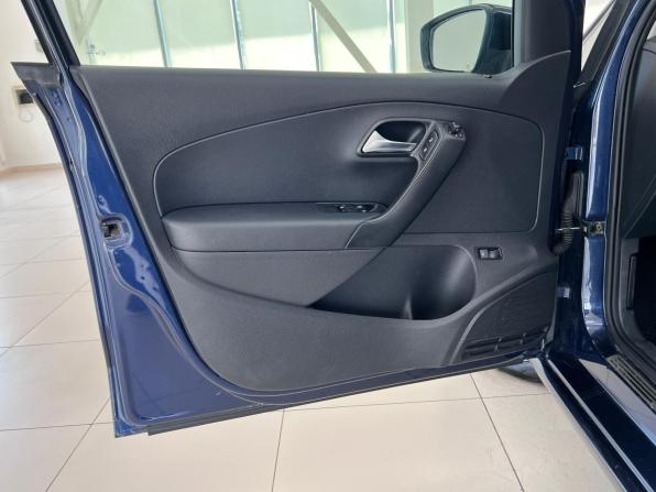 Volkswagen Polo V с пробегом 2014 года, цена 920 000 рублей, 136773 км, седан, Автокод Объявления