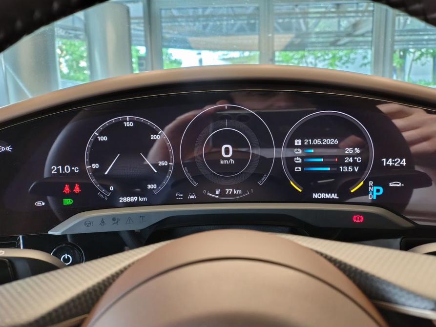 Porsche Taycan I Москва  - изображение 16