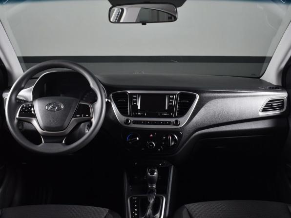 Hyundai Solaris II с пробегом 2017 года, цена 1 349 995 рублей, 53401 км, седан, Автокод Объявления
