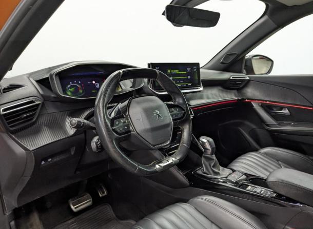 Peugeot 2008 II с пробегом 2020 года, цена 1 750 000 рублей, 78347 км, внедорожник, Автокод Объявления