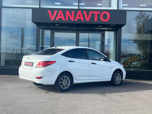 Hyundai Solaris I с пробегом 2013 года, цена 795 000 рублей, 176384 км, седан, Автокод Объявления