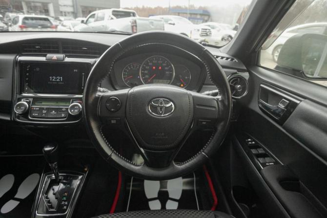Toyota Corolla XI (E160 E170 E180) с пробегом 2015 года, цена 1 259 000 рублей, 151000 км, универсал, Автокод Объявления