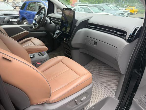 Hyundai Staria I с пробегом 2021 года, цена 4 799 000 рублей, 65706 км, минивэн, Автокод Объявления