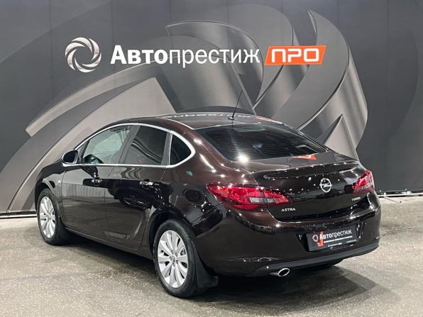 Opel Astra J Рестайлинг с пробегом 2013 года, цена 670 000 рублей, 144169 км, седан, Автокод Объявления