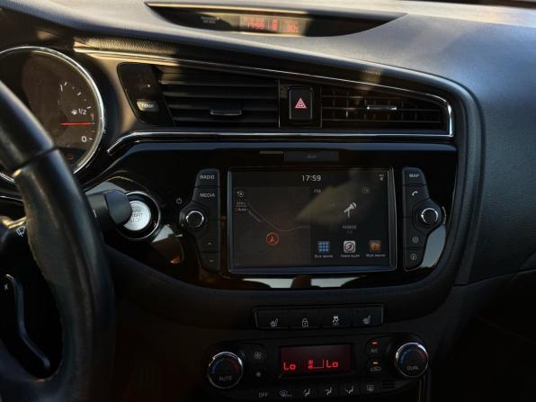 Kia Ceed II Рестайлинг с пробегом 2017 года, цена 1 230 000 рублей, 125300 км, хэтчбек, Автокод Объявления