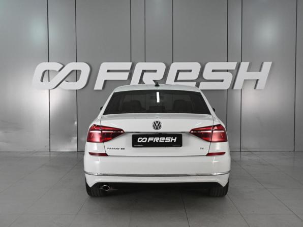 Volkswagen Passat (North America and China) I Рестайлинг с пробегом 2018 года, цена 1 849 000 рублей, 98187 км, седан, Автокод Объявления