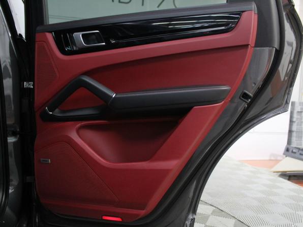Porsche Cayenne III с пробегом 2021 года, цена 7 050 000 рублей, 120000 км, внедорожник, Автокод Объявления