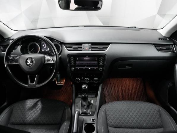 Skoda Octavia III (A7) Рестайлинг с пробегом 2018 года, цена 1 818 000 рублей, 142331 км, лифтбек, Автокод Объявления