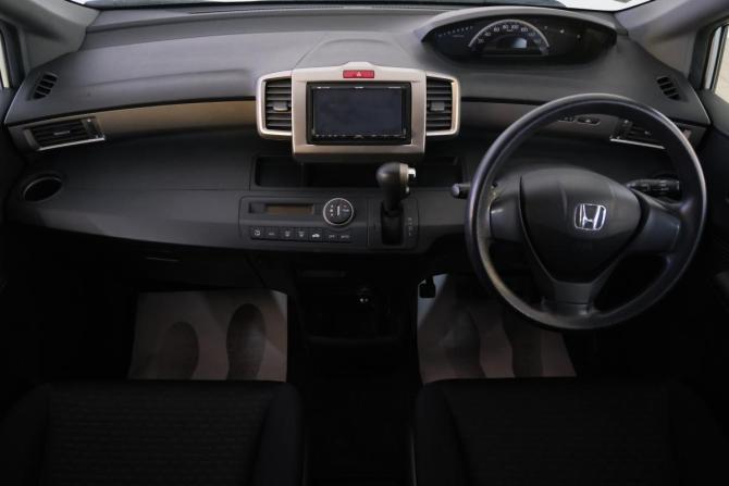 Honda Freed I с пробегом 2011 года, цена 1 199 000 рублей, 135000 км, компактвэн, Автокод Объявления