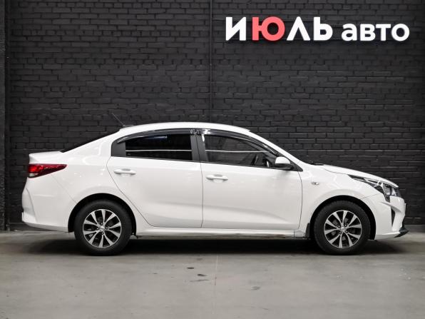 Kia Rio IV Рестайлинг с пробегом 2021 года, цена 1 300 000 рублей, 171438 км, седан, Автокод Объявления