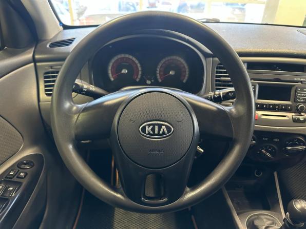 Kia Rio II Рестайлинг с пробегом 2011 года, цена 499 000 рублей, 210000 км, седан, Автокод Объявления