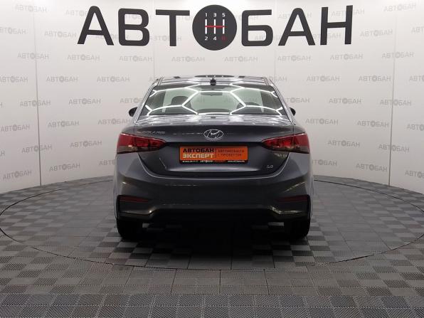 Hyundai Solaris II с пробегом 2018 года, цена 1 340 000 рублей, 50600 км, седан, Автокод Объявления