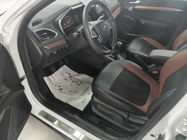 Lada (ВАЗ) Vesta I Рестайлинг (NG) с пробегом 2023 года, цена 1 265 000 рублей, 44149 км, седан, Автокод Объявления