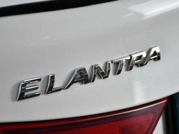 Hyundai Elantra V (MD) Рестайлинг с пробегом 2014 года, цена 947 000 рублей, 201000 км, седан, Автокод Объявления