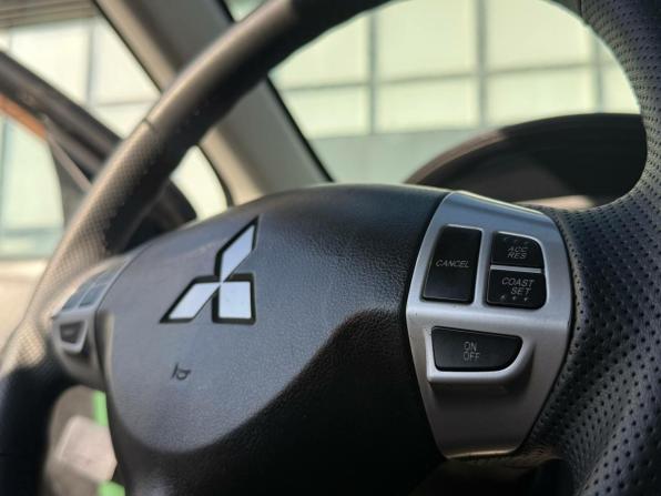 Mitsubishi Outlander II Рестайлинг с пробегом 2011 года, цена 999 000 рублей, 291650 км, внедорожник, Автокод Объявления