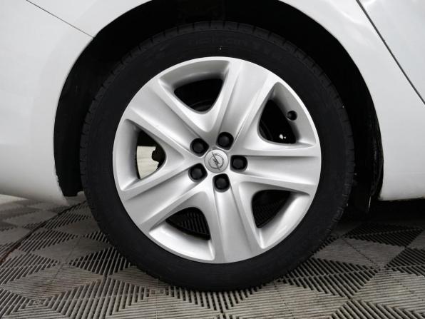 Opel Astra J Рестайлинг с пробегом 2012 года, цена 835 000 рублей, 132000 км, седан, Автокод Объявления
