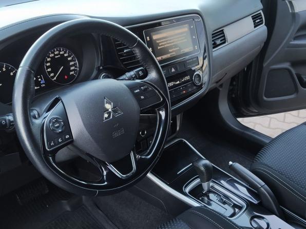 Mitsubishi Outlander III Рестайлинг 2 с пробегом 2018 года, цена 1 829 000 рублей, 101048 км, внедорожник, Автокод Объявления