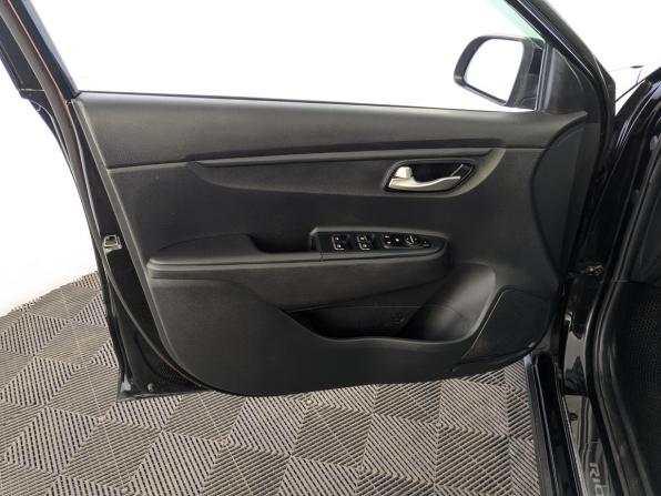 Kia Rio IV Рестайлинг с пробегом 2021 года, цена 1 700 000 рублей, 103956 км, хэтчбек, Автокод Объявления