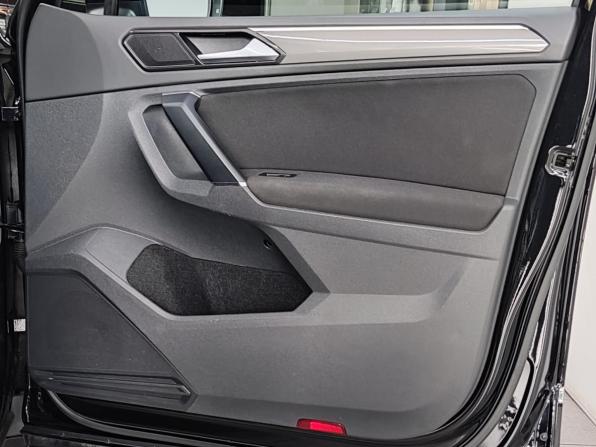 Volkswagen Tiguan II с пробегом 2018 года, цена 2 750 000 рублей, 105000 км, внедорожник, Автокод Объявления