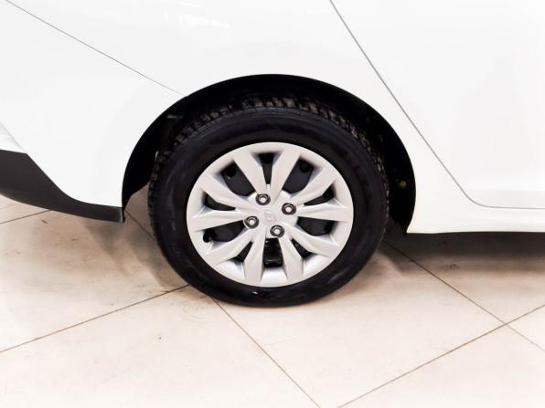 Hyundai Solaris II Рестайлинг с пробегом 2021 года, цена 1 420 000 рублей, 64174 км, седан, Автокод Объявления