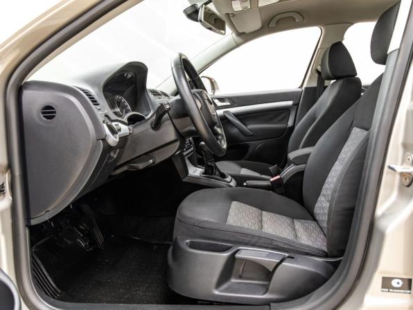 Skoda Octavia II (A5) Рестайлинг с пробегом 2011 года, цена 1 048 000 рублей, 131660 км, лифтбек, Автокод Объявления