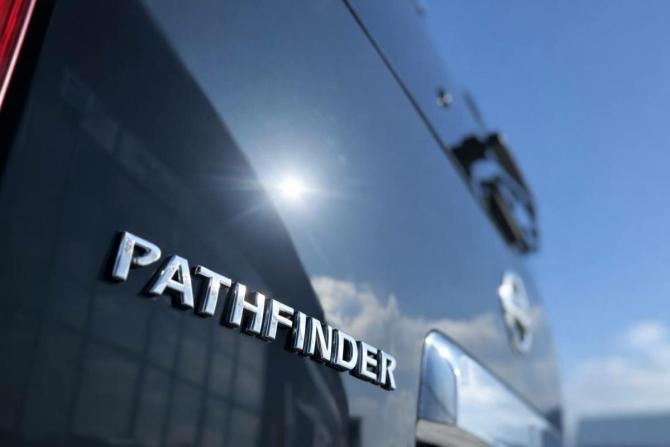 Nissan Pathfinder III с пробегом 2008 года, цена 1 085 000 рублей, 299907 км, внедорожник, Автокод Объявления