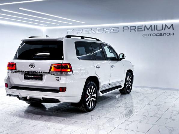 Toyota Land Cruiser 200 Series Рестайлинг 2 с пробегом 2019 года, цена 8 900 000 рублей, 84093 км, внедорожник, Автокод Объявления