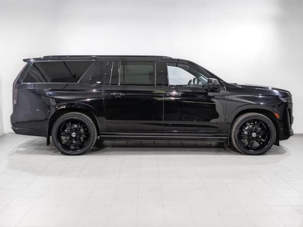 Cadillac Escalade V с пробегом 2022 года, цена 11 500 000 рублей, 56382 км, внедорожник, Автокод Объявления