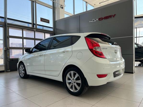 Hyundai Solaris I с пробегом 2012 года, цена 849 000 рублей, 180008 км, хэтчбек, Автокод Объявления