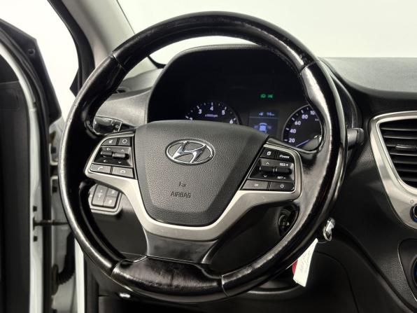 Hyundai Solaris II с пробегом 2019 года, цена 1 345 000 рублей, 115161 км, седан, Автокод Объявления