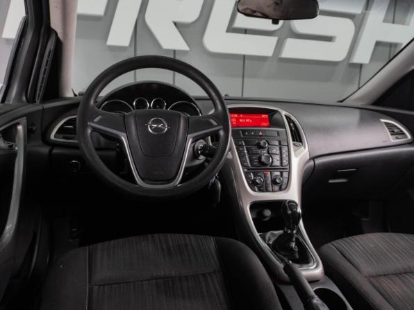 Opel Astra J с пробегом 2011 года, цена 719 000 рублей, 215754 км, хэтчбек, Автокод Объявления