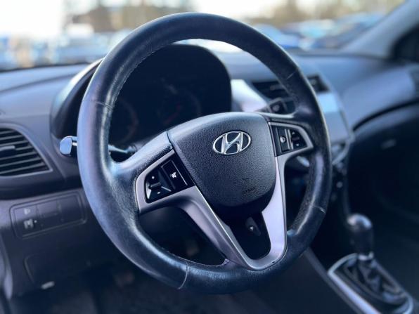 Hyundai Solaris I Рестайлинг с пробегом 2016 года, цена 840 000 рублей, 177000 км, седан, Автокод Объявления
