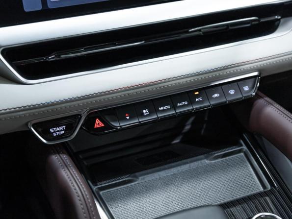Geely Monjaro I с пробегом 2022 года, цена 3 049 000 рублей, 31300 км, внедорожник, Автокод Объявления