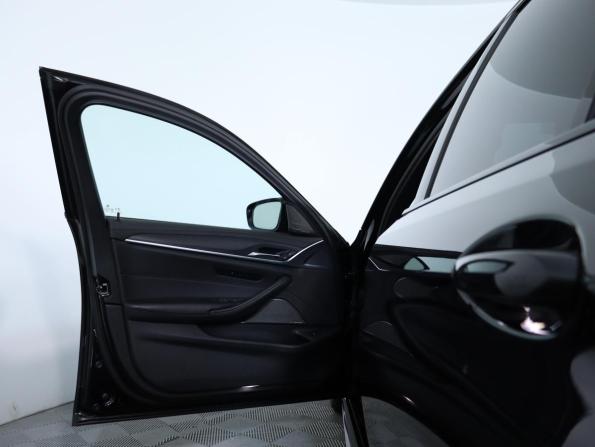 BMW 5 серии VII (G30/G31/G38) Рестайлинг с пробегом 2020 года, цена 4 595 000 рублей, 171000 км, седан, Автокод Объявления
