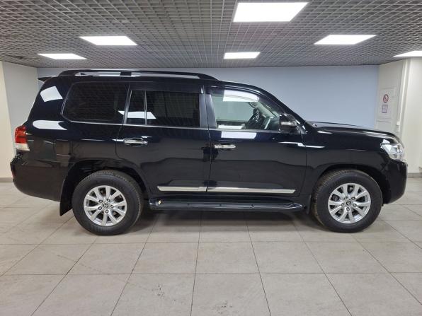 Toyota Land Cruiser 200 Series Рестайлинг 2 с пробегом 2019 года, цена 7 449 000 рублей, 137000 км, внедорожник, Автокод Объявления