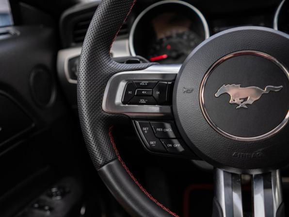 Ford Mustang VI Рестайлинг с пробегом 2019 года, цена 2 949 000 рублей, 163113 км, кабриолет, Автокод Объявления
